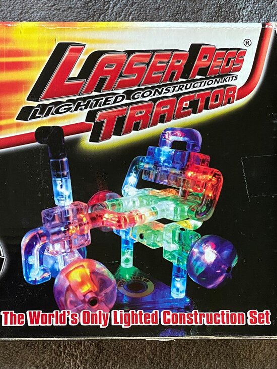 Vintage Laser Pegs Tractor Light Pp Blocks Construction Toy - Picture 1 of 3